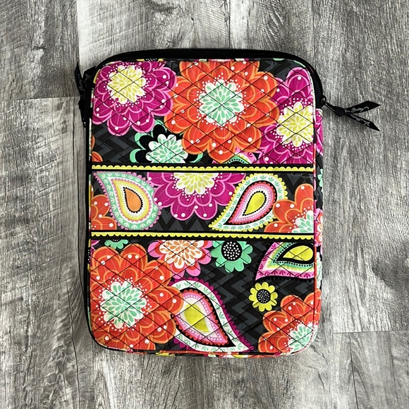 Vera Bradley Handbags - Vera Bradley One Zipper Laptop Case